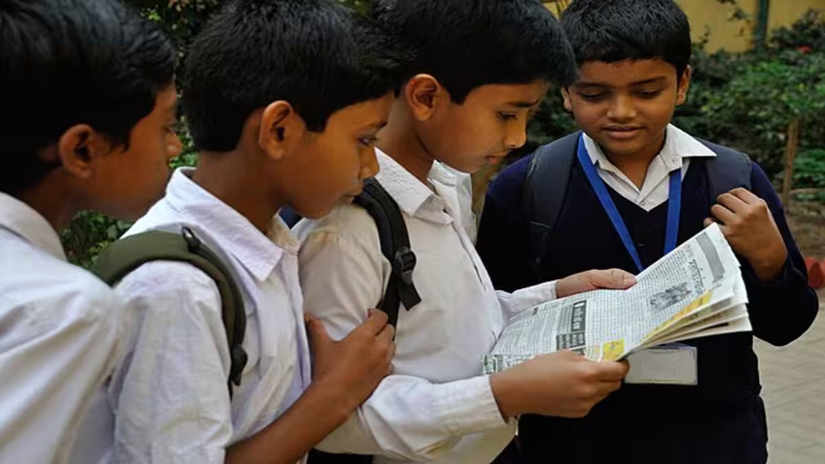 Newspaper Reading in Schools: A 10-Minute Habit That Can Change Classrooms